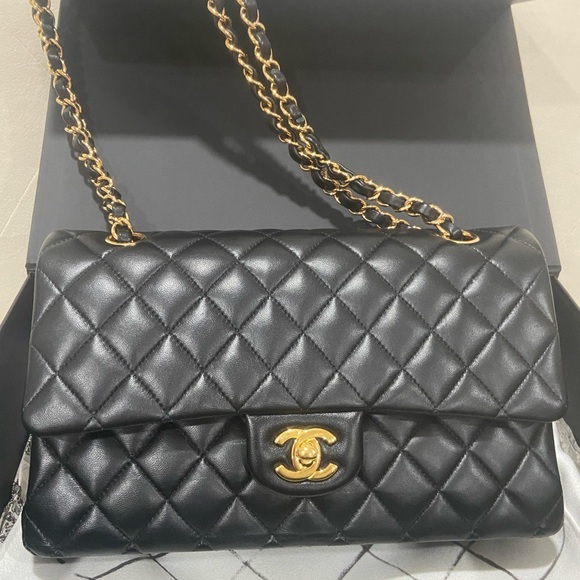 Chanel Classic Quilted Lambskin Double flap Meduim Bag - Picture 2 of 14